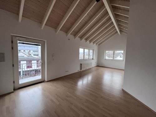 Wohn-/ Esszimmer - 2 Zimmer Dachgeschoßwohnung zur Miete in Königswinter