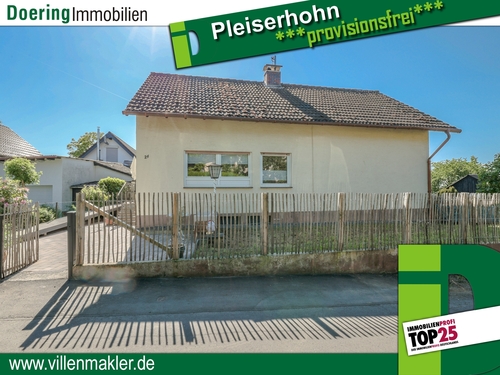 Straßenansicht - *Provisionsfrei* Mehr als nur vier Wände – freistehendes Zuhause mit Terrasse, Balkon & Carport