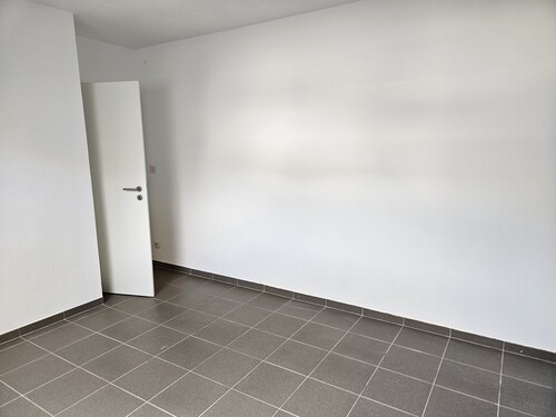 Schlafzimmer 2 - 4 Zimmer Dachgeschoßwohnung zur Miete in Königswinter