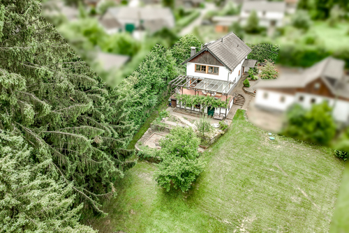 Luftbild - Charmantes Wohnhaus in Traumlage – Oberpleis Weiler Hartenberg