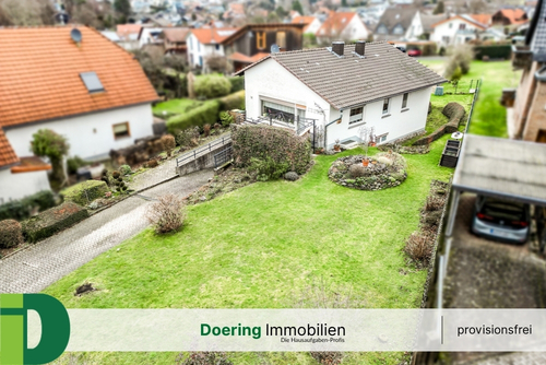 Luftbild - Freistehendes Einfamilienhaus mit großem Garten in begehrter Lage