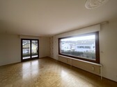 Wohnzimmer - Freistehendes Einfamilienhaus in ruhiger Wohnlage mit Garten und Doppelgarage