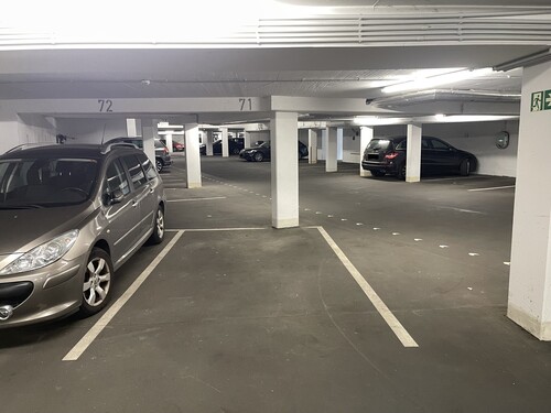 Tiefgaragenstellpatz - 