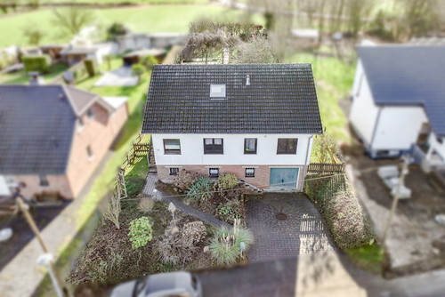 Luftbild - 4 Zimmer Einfamilienhaus zum Kaufen in Hennef