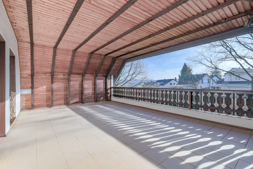 Überdachte Terrasse OG - 