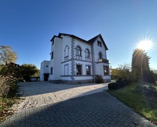 Charmante 4-Zimmer-Wohnung in gepflegter Altbauvilla - Königswinter