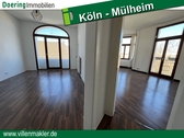 Wohnzimmer / Schlafzimmer - 2 Zimmer Etagenwohnung in Köln
