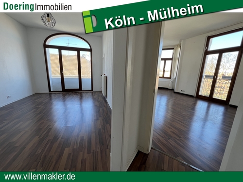 Wohnzimmer / Schlafzimmer - 2 Zimmer Etagenwohnung in Köln