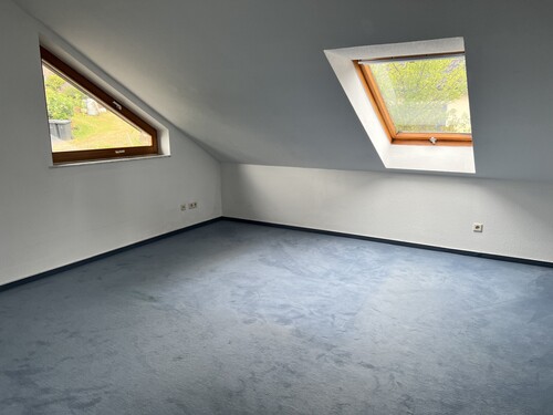 Schlafzimmer 1 OG - 3 Zimmer Maisonettenwohnung in Königswinter