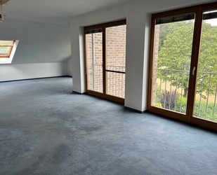 Helle 3-Zimmer-Maisonette mit Dachterrasse in Königswinter-Heisterbacherrott