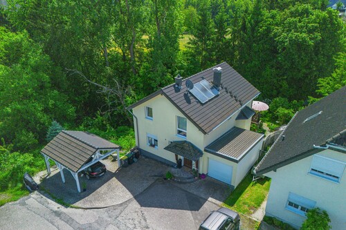 Luftbild - 8 Zimmer Einfamilienhaus zum Kaufen in Königswinter