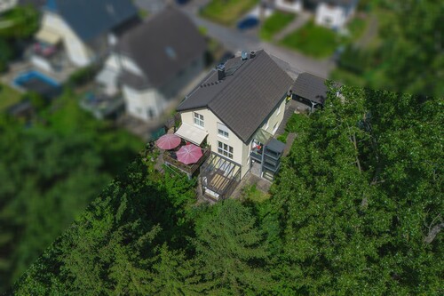 Luftbild - 8 Zimmer Einfamilienhaus in Königswinter