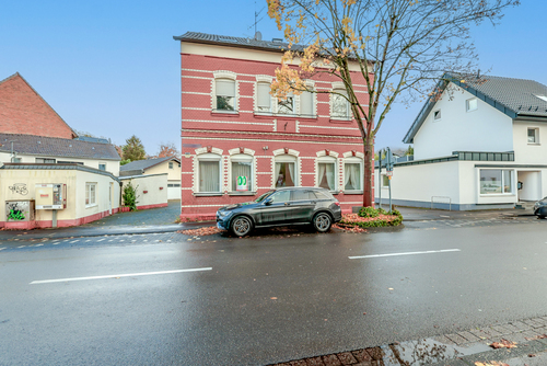 Straßenansicht - 8 Zimmer Mehrfamilienhaus, Wohnhaus zum Kaufen in Königswinter