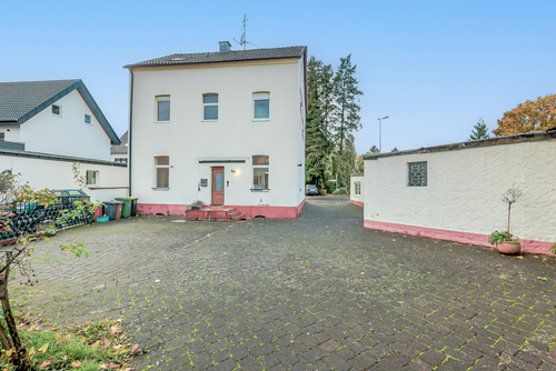 Hofansicht - Mehrfamilienhaus, Wohnhaus mit 182,00 m² in Königswinter zum Kaufen