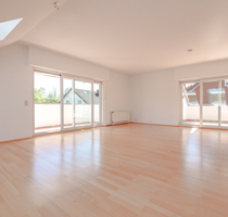 Gemütliche Dachgeschosswohnung 126 m² Wohnfläche + 20 m² Zusatzfläche + XXL Garten *provisionsfrei für Käufer* - Königswinter Stieldorf