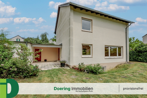 Gartenseitige Hausansicht - Einfamilienhaus mit Garten, Terrasse und Garage in Bonn-Niederholtorf