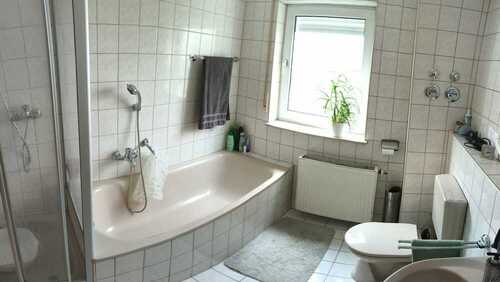 Bad - Erdgeschoßwohnung mit 75,00 m&sup2; in Langenbrettach zur Miete