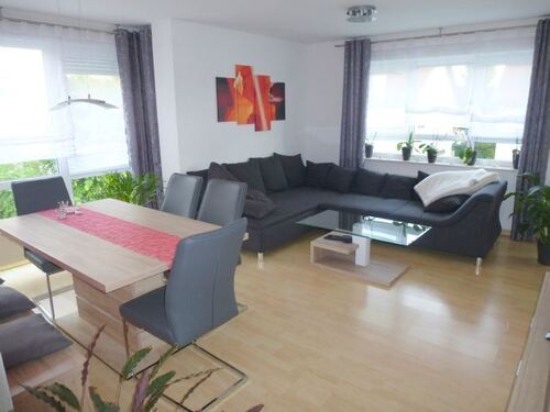 Wohnen - Gepflegte 3-Zimmer Wohnung m. großem Balkon!