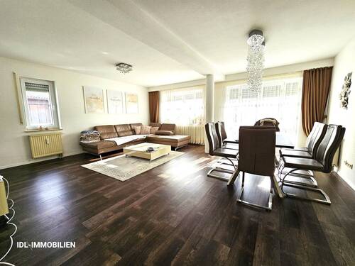 Wohnbereich - 4 Zimmer Etagenwohnung zum Kaufen in Böblingen