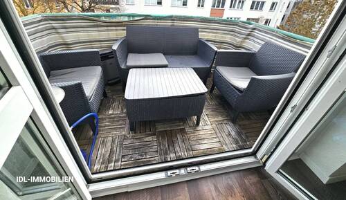 Süd-Balkokn - 4 Zimmer Etagenwohnung in Böblingen