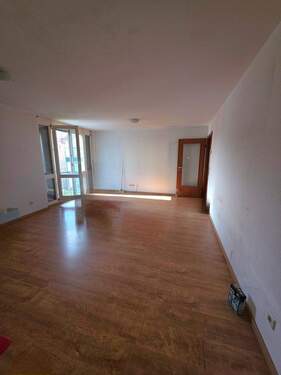 Wohnbereich - 2 Zimmer Etagenwohnung zum Kaufen in Stuttgart