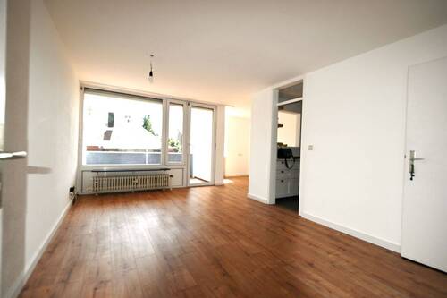 Wohnbereich - Lichtdurchflutet & gepflegt: 2-Zimmer-Wohnung mit Balkon & EBK