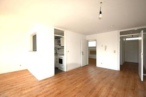 Wohnbereich - 2 Zimmer Etagenwohnung zum Kaufen in Böblingen