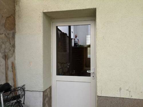 Hausansicht - 3 Zimmer Etagenwohnung zur Miete in Altenburg