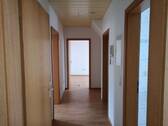 Flur - Etagenwohnung mit 80,00 m&sup2; in Altenburg zur Miete