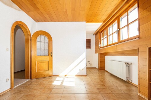 DG_Esszimmer_mit_Zugang_zur_Kche(2) - 