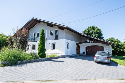 Aussenansicht - 7 Zimmer Mehrfamilienhaus, Wohnhaus in Arnschwang