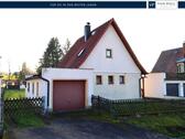 Haus mit Garage - Charmantes kleines Haus mit großem Garten