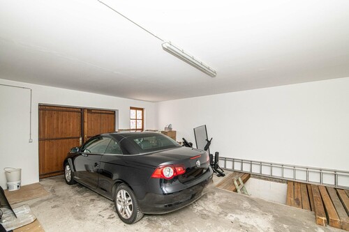 Garage - 