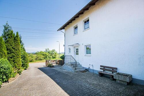 Aussenansicht - Zweifamilienhaus mit 123,00 m² in Cham / Michelsdorf zum Kaufen