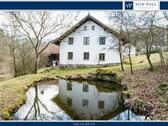 Aussenansicht - „Idyllisches Bauernhaus mit Teich & eigener Quelle – Ruhe, Natur und Geschichte vereint“