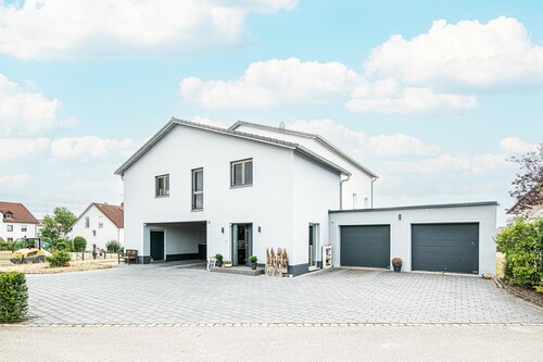 Aussenbereich - Zweifamilienhaus mit 351,00 m² in Roding zum Kaufen