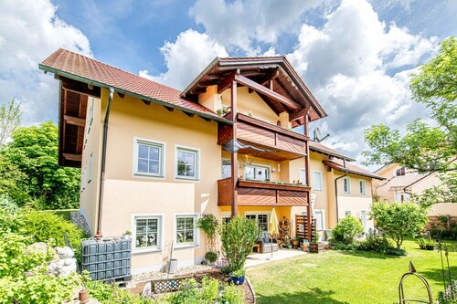 Aussenansicht - 10 Zimmer Mehrfamilienhaus, Wohnhaus in Willmering
