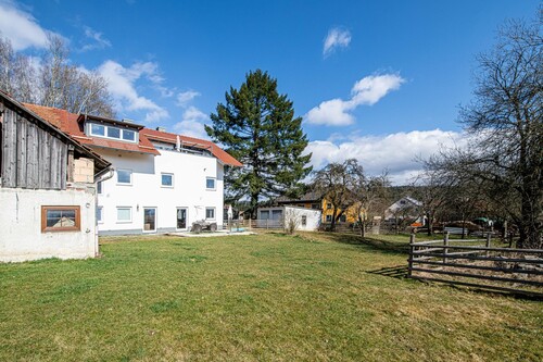 Aussenansicht - Zweifamilienhaus mit 272,00 m² in Treffelstein zum Kaufen