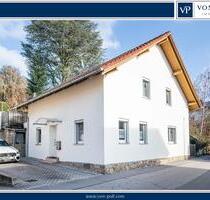 Einfamilienhaus mit gepflegtem Garten, Terrasse und Brunnenwasser-Genuss - Cham