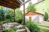 Terrasse EG mit Garagen - 
