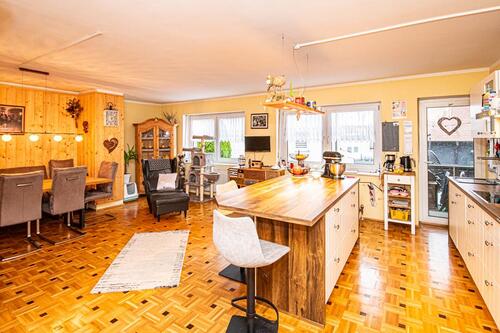 OG_Küche_mit_Zugang_Terrasse(1) - 