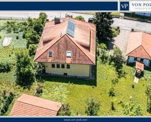 Charmantes Zweifamilienhaus mit drei Garagen und großem Garten - Kötzting