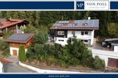 Foto - Immobilie mit Doppelgarage, PV-Anlage und herrlicher Aussicht