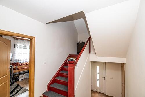 EG_Treppe_zum_KKG_DG (2) - 