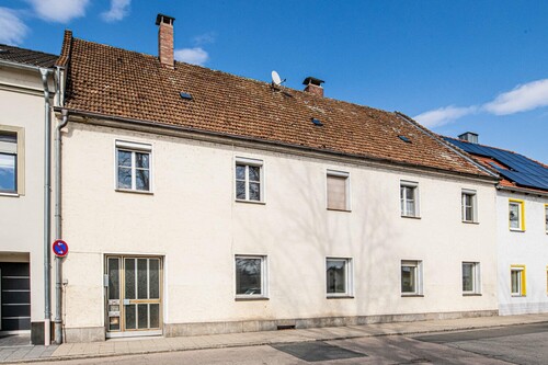 Aussenansicht - Mehrfamilienhaus, Wohnhaus mit 235,00 m&sup2; in Cham zum Kaufen