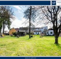 Großzügiges Zweifamilienhaus mit verborgenem Garten in der Innenstadt von Cham