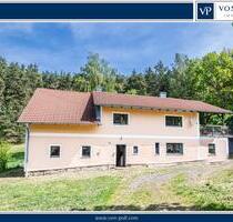 Charmantes Zweifamilienhaus mit großem Grundstück, Waldanteil und viel Potenzial - Zell