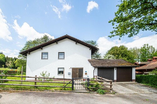 Aussenansicht - 6 Zimmer Zweifamilienhaus in Arrach