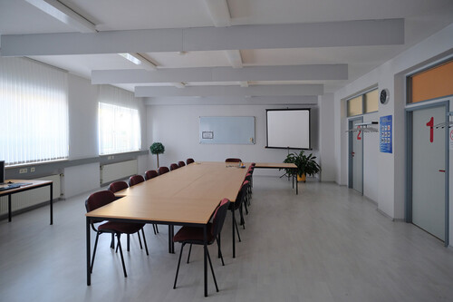 Besprechung - 
