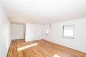 OG_Wohnung_vorne_mit_Balkon(2) - 